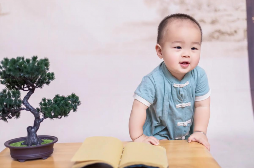 汶上宝宝脸上小白点